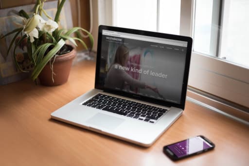 المميزات التي تحصل عليها عند تصميم موقعك